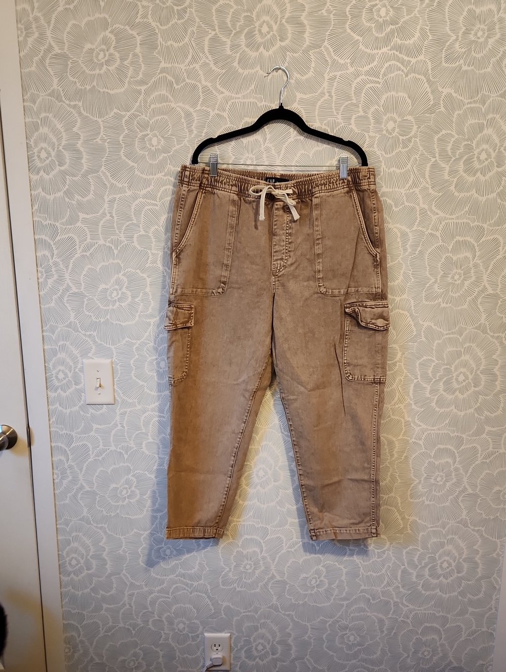 Gap Womens Tan Cargo Jogger/Casual Pants